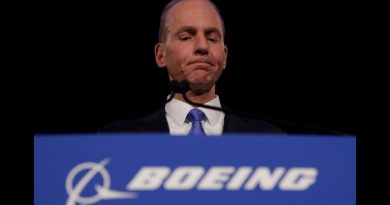 Boeing despide a su CEO dentro de una crisis que no cesa